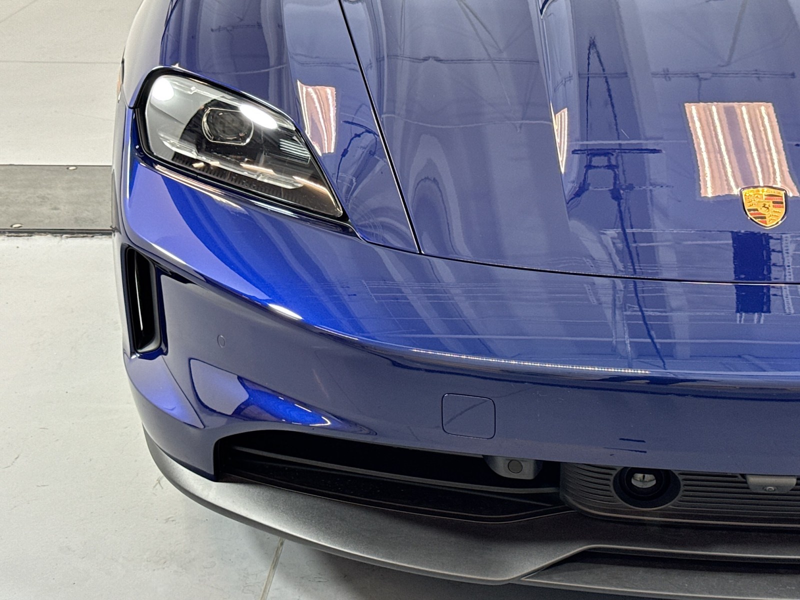 2025 Porsche Taycan 4 photo 23