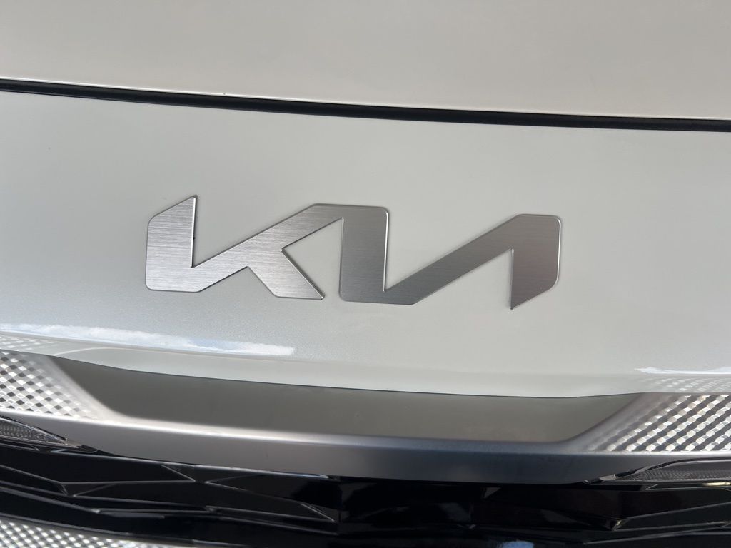 2023 Kia Seltos SX photo 27