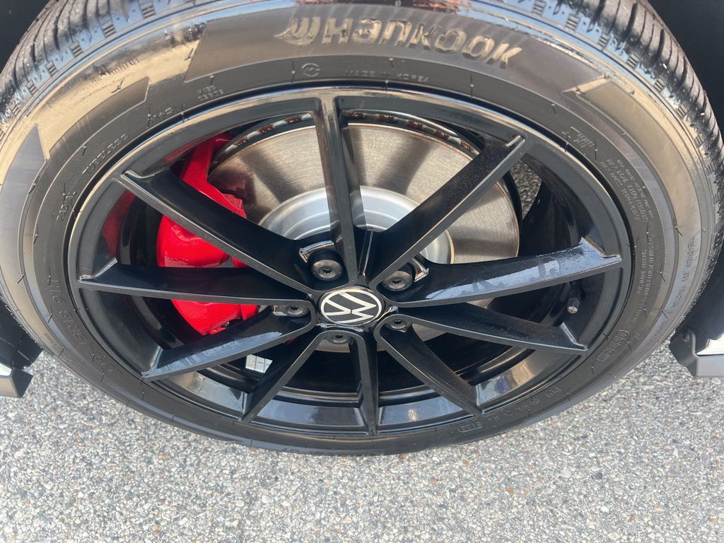 2025 Volkswagen Jetta GLI 2.0T Autobahn photo 34