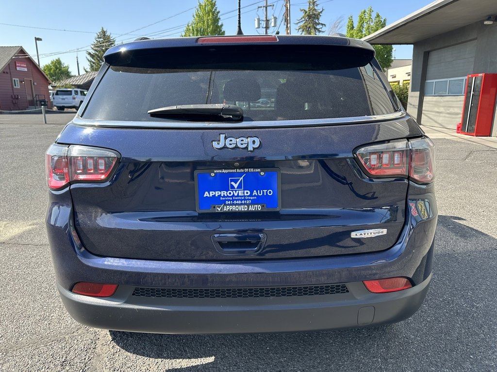2018 Jeep Compass Latitude photo 2