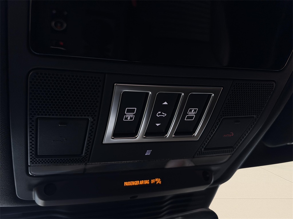 2025 Land Rover Discovery Metropolitan Edition photo 22