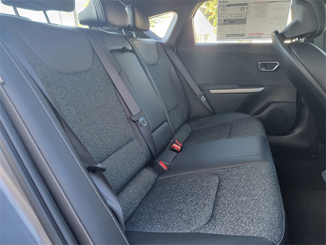 2025 Kia K4 GT-Line photo 14