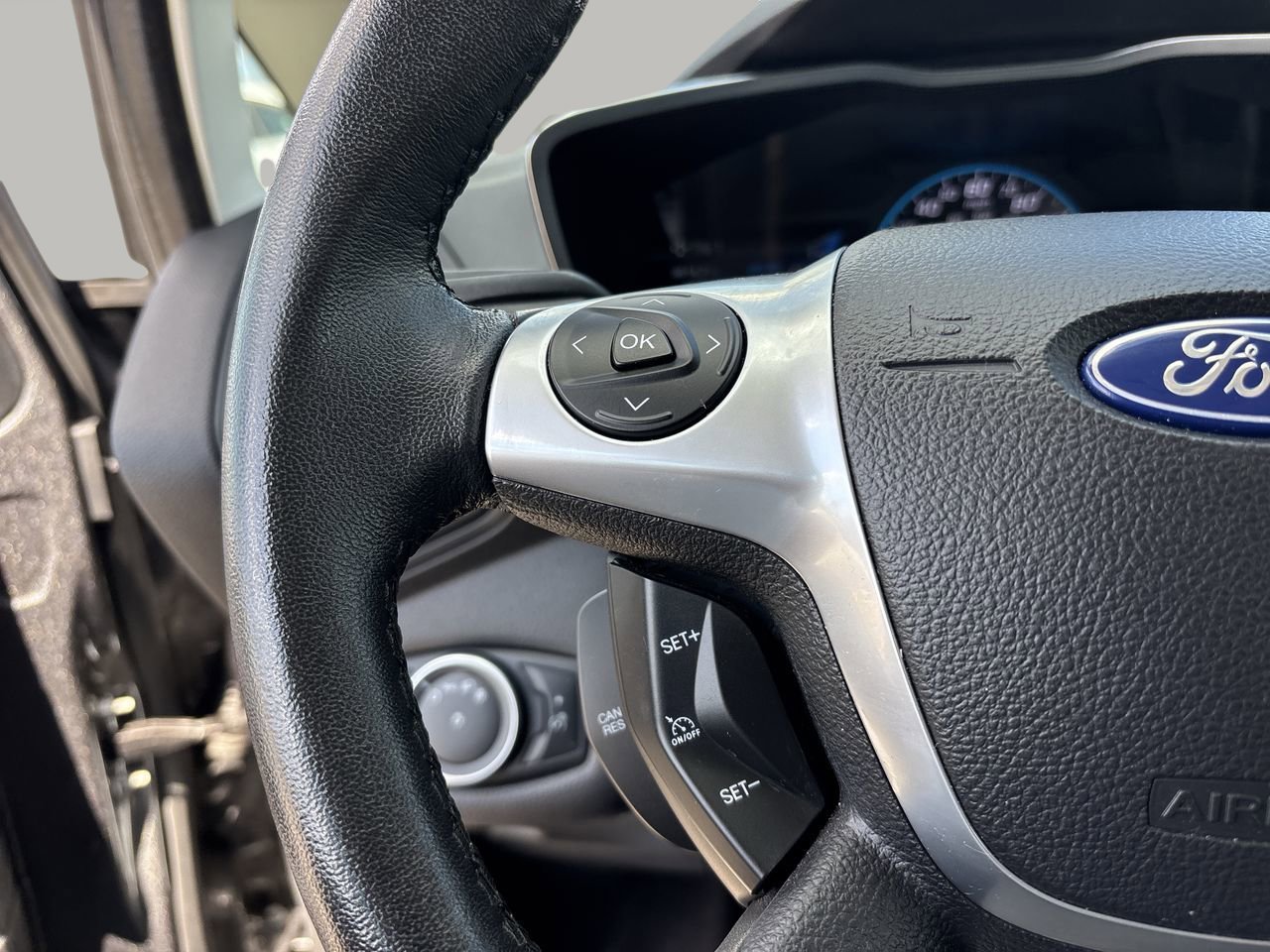 2017 Ford C-Max Hybrid SE photo 24