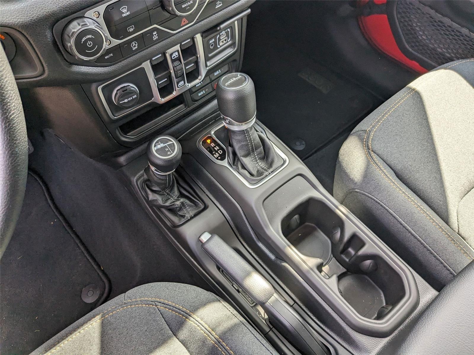 2025 Jeep Gladiator Sport photo 11