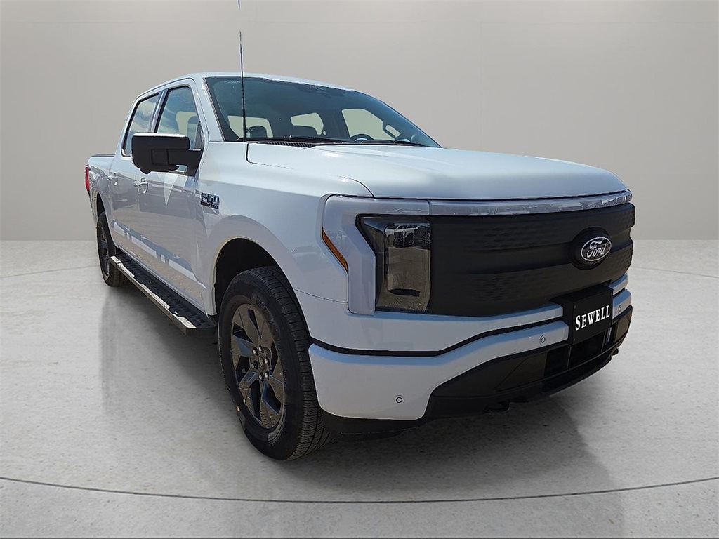 2025 Ford F-150 Lightning photo 3