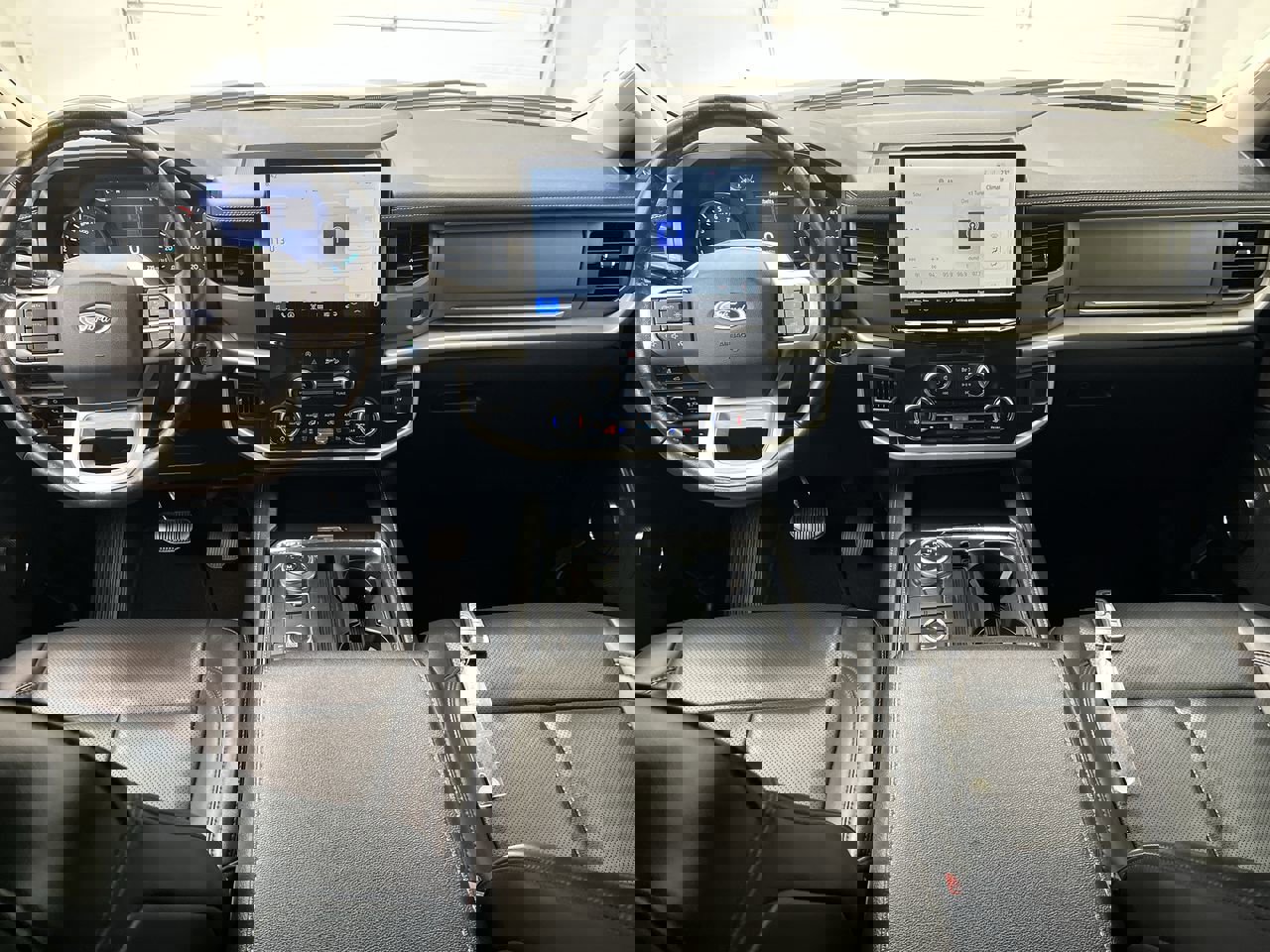 2023 Ford Expedition XLT photo 4