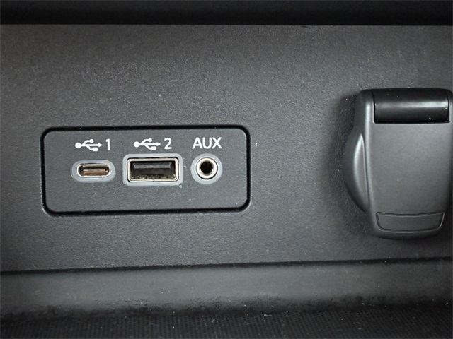 2023 Nissan Sentra SV photo 17