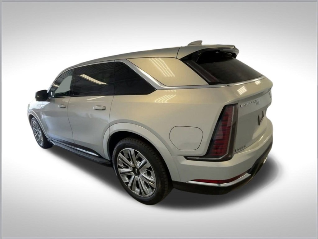 2025 Cadillac Escalade IQ Luxury photo 6