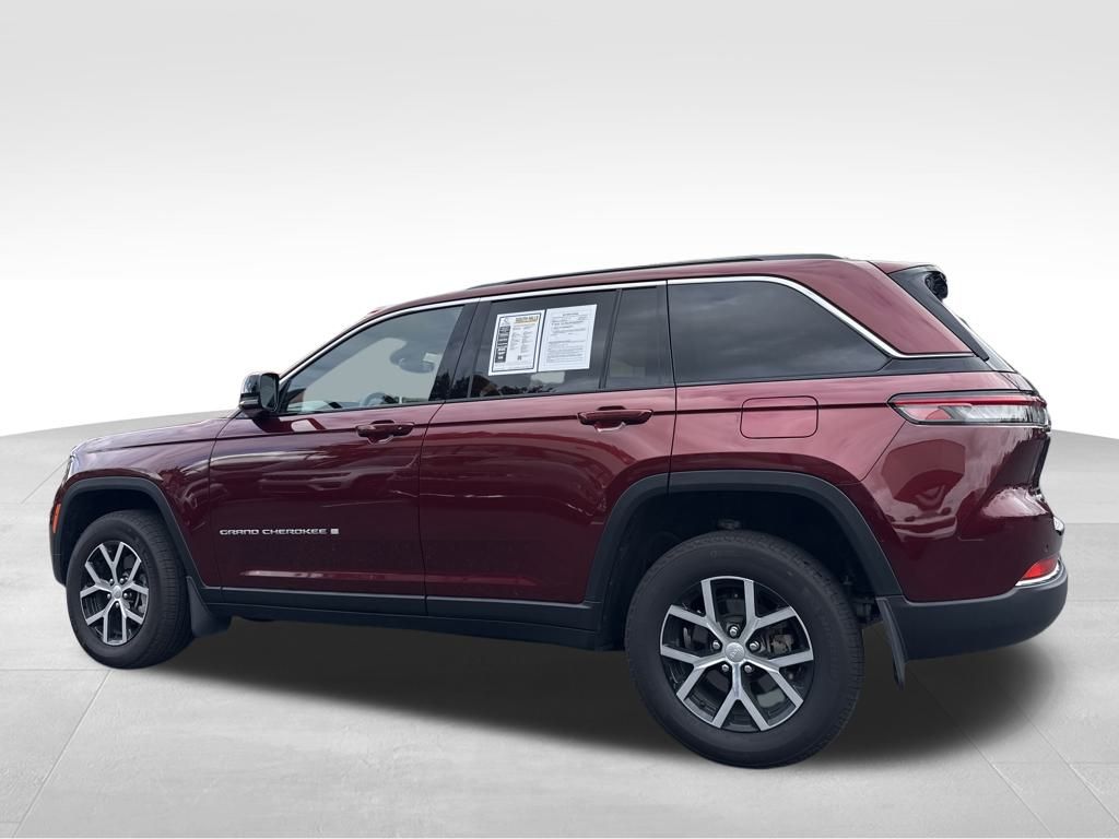 2024 Jeep Grand Cherokee Limited photo 4