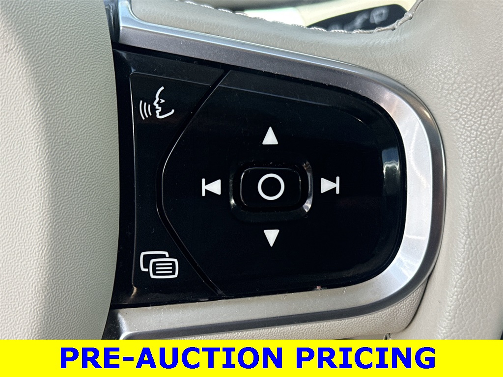 2024 Volvo XC60 B5 Plus photo 13