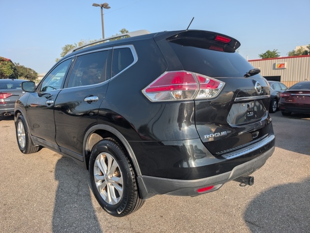 2016 Nissan Rogue SV photo 3