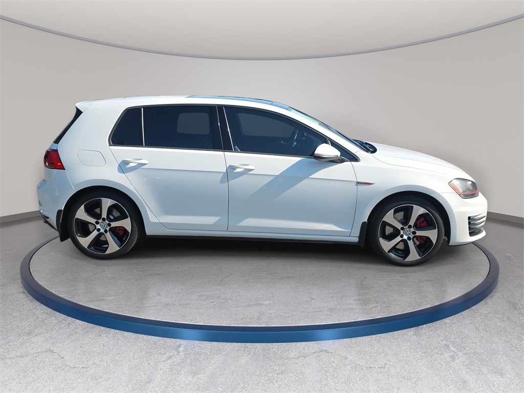 2016 Volkswagen Golf GTI photo 4