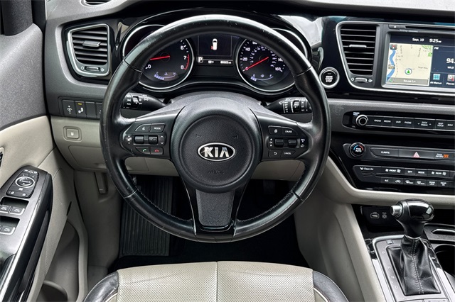 2015 Kia Sedona SX photo 15