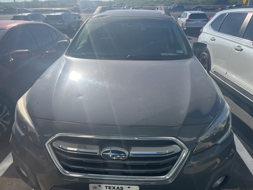 2018 Subaru Outback 2.5i Premium photo 2