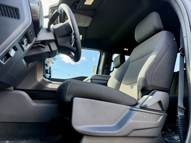 2025 Ford F-150 STX photo 14