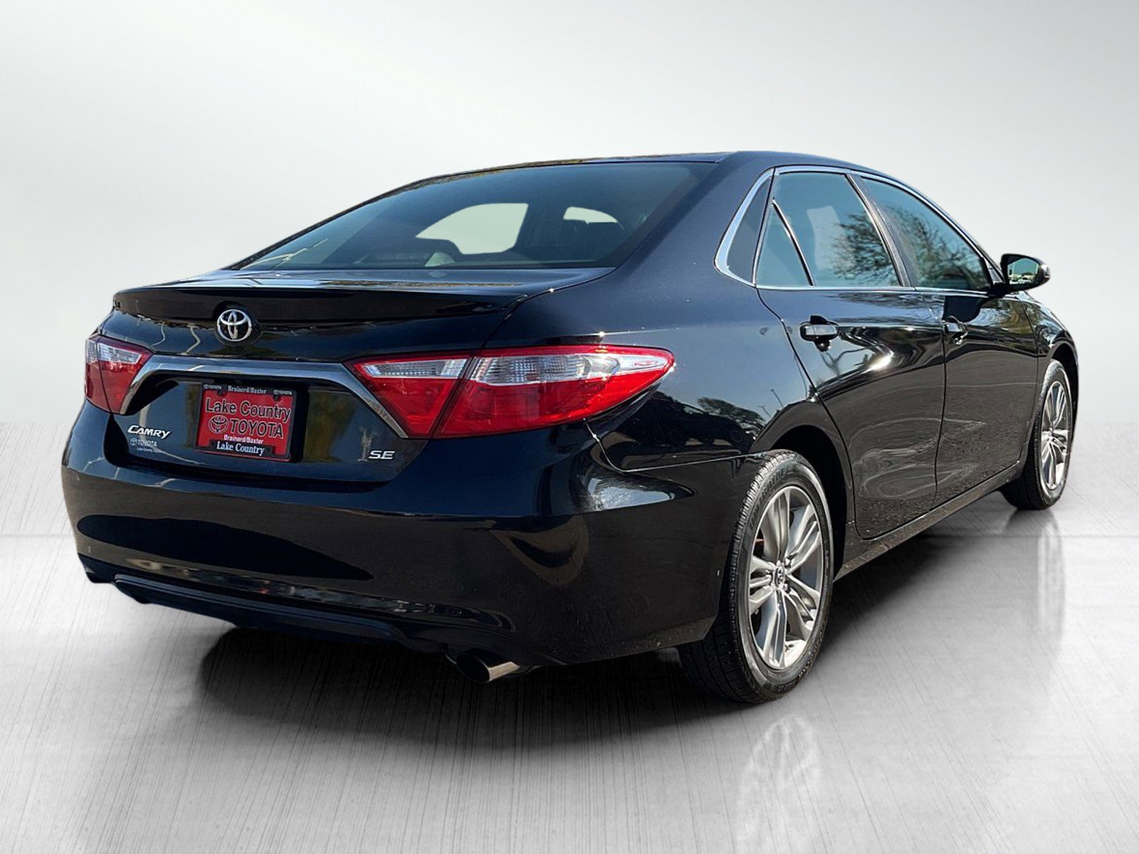 2016 Toyota Camry SE photo 5