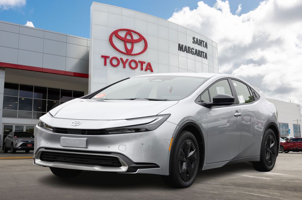 2026 Toyota Prius SE's photo