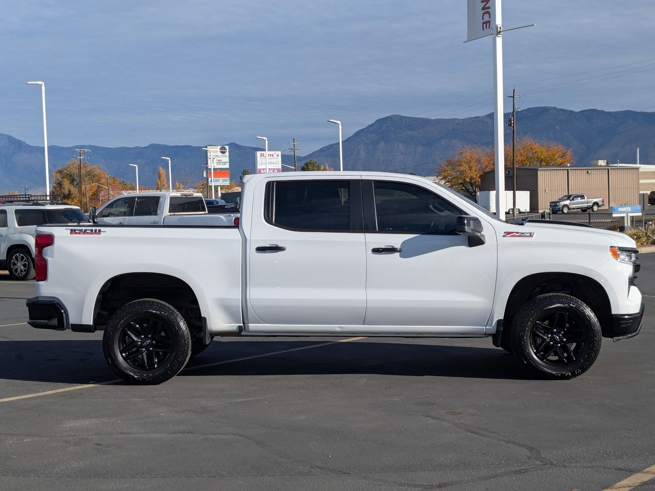 2023 Chevrolet Silverado 1500 LT Trail Boss photo 2