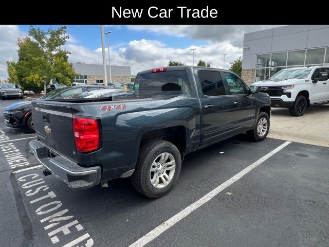 2018 Chevrolet Silverado 1500 LT photo 2