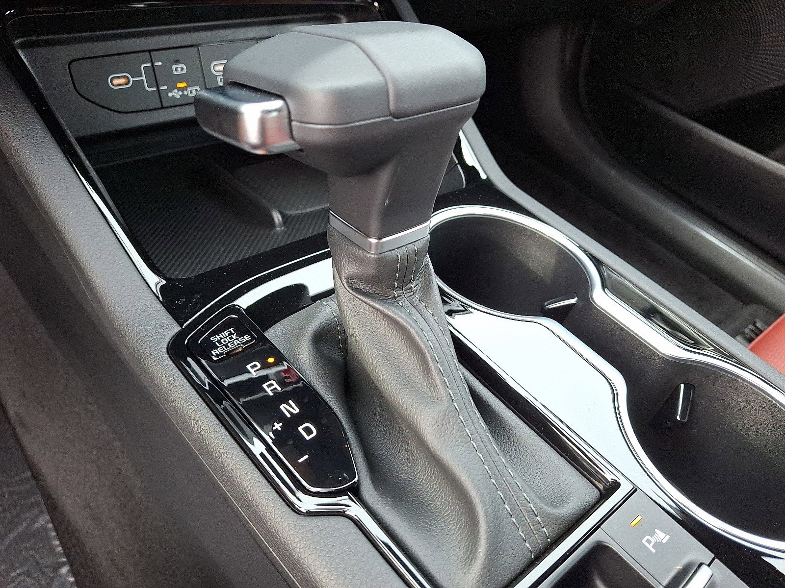 2026 Kia K5 GT-Line photo 7