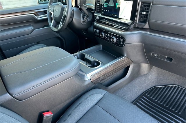 2025 Chevrolet Silverado 2500HD LT photo 17