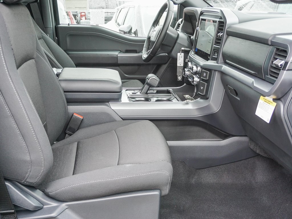 2025 Ford F-150 XLT photo 11