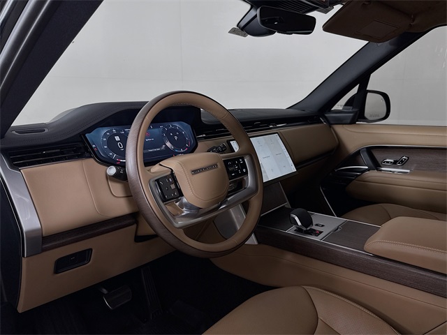 2025 Land Rover Range Rover SE photo 6