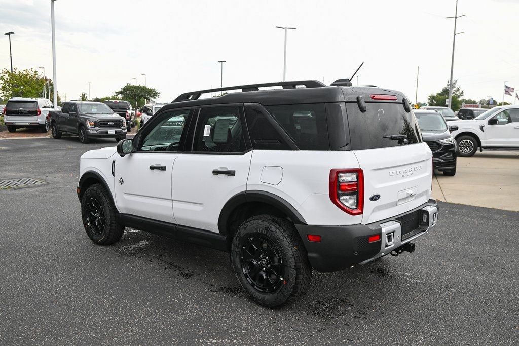 2025 Ford Bronco Sport Outer Banks photo 2