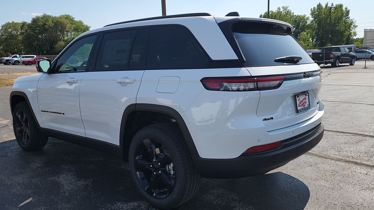 2025 Jeep Grand Cherokee Limited photo 6