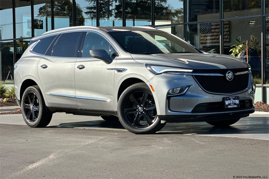 2024 Buick Enclave Essence's photo