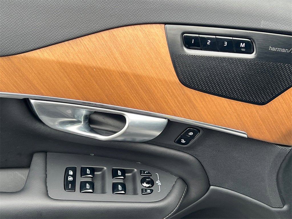 2023 VOLVO XC90 - Image 12