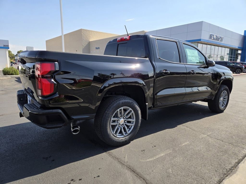 2025 Chevrolet Colorado Work Truck LT photo 4