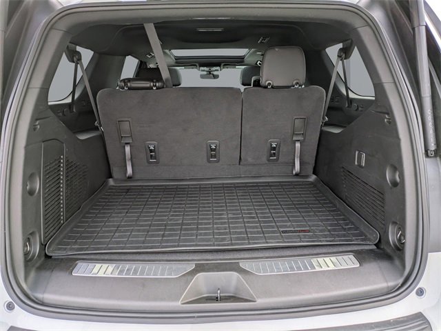 2022 Chevrolet Suburban Z71 photo 11