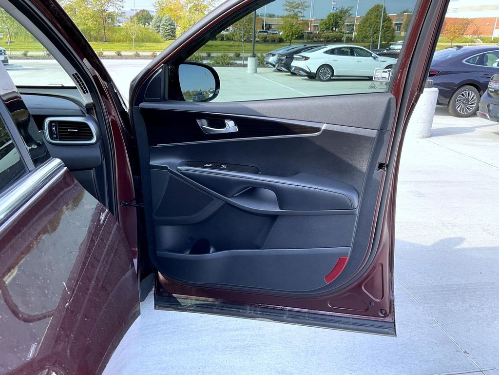 2019 Kia Sorento LX photo 16