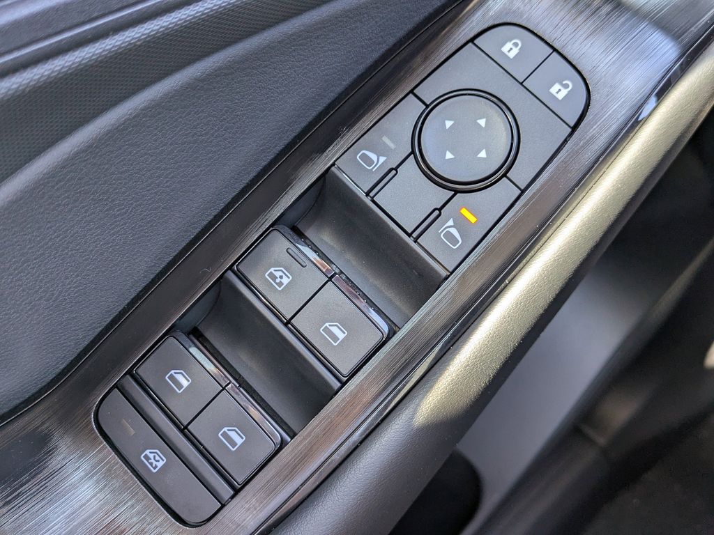 2026 Nissan Rogue S photo 18