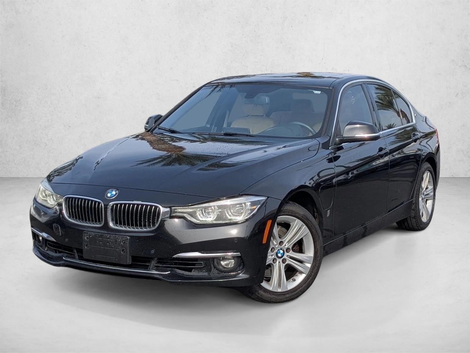 2017 BMW 3 Series 330e's photo