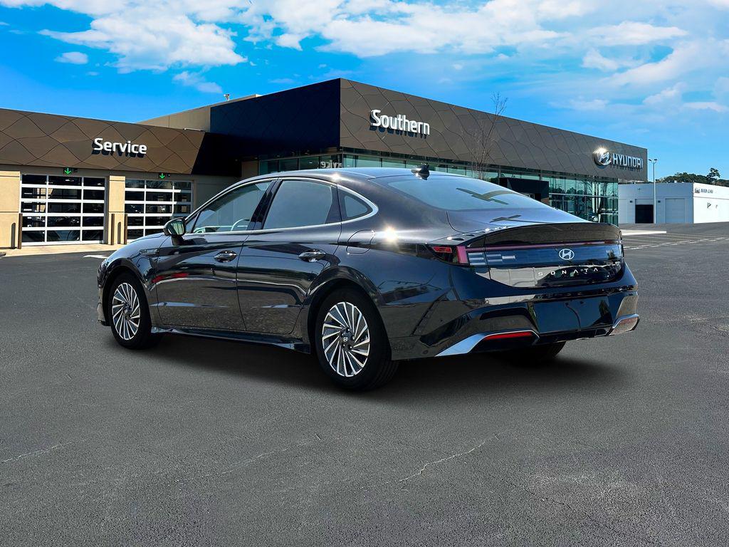 2024 Hyundai Sonata Hybrid Limited photo 4
