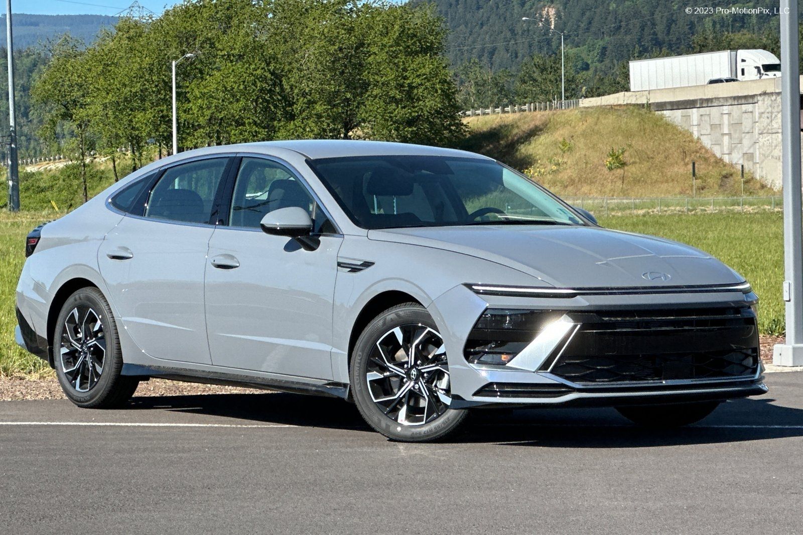 2025 Hyundai Sonata SEL's photo