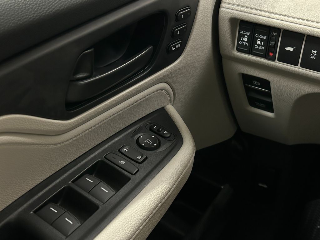 2026 Honda Odyssey EX-L photo 13