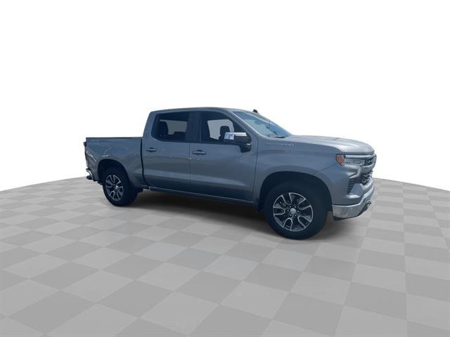 2024 Chevrolet Silverado 1500 LT photo 3