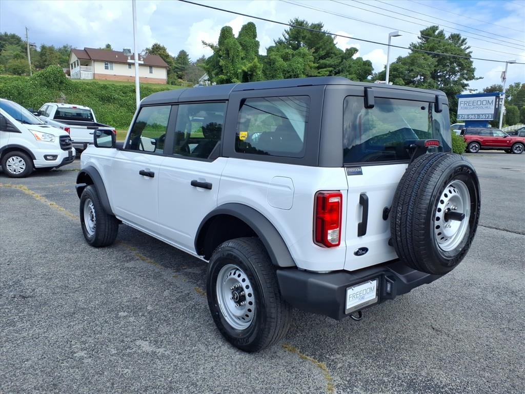 2025 Ford Bronco Base photo 2