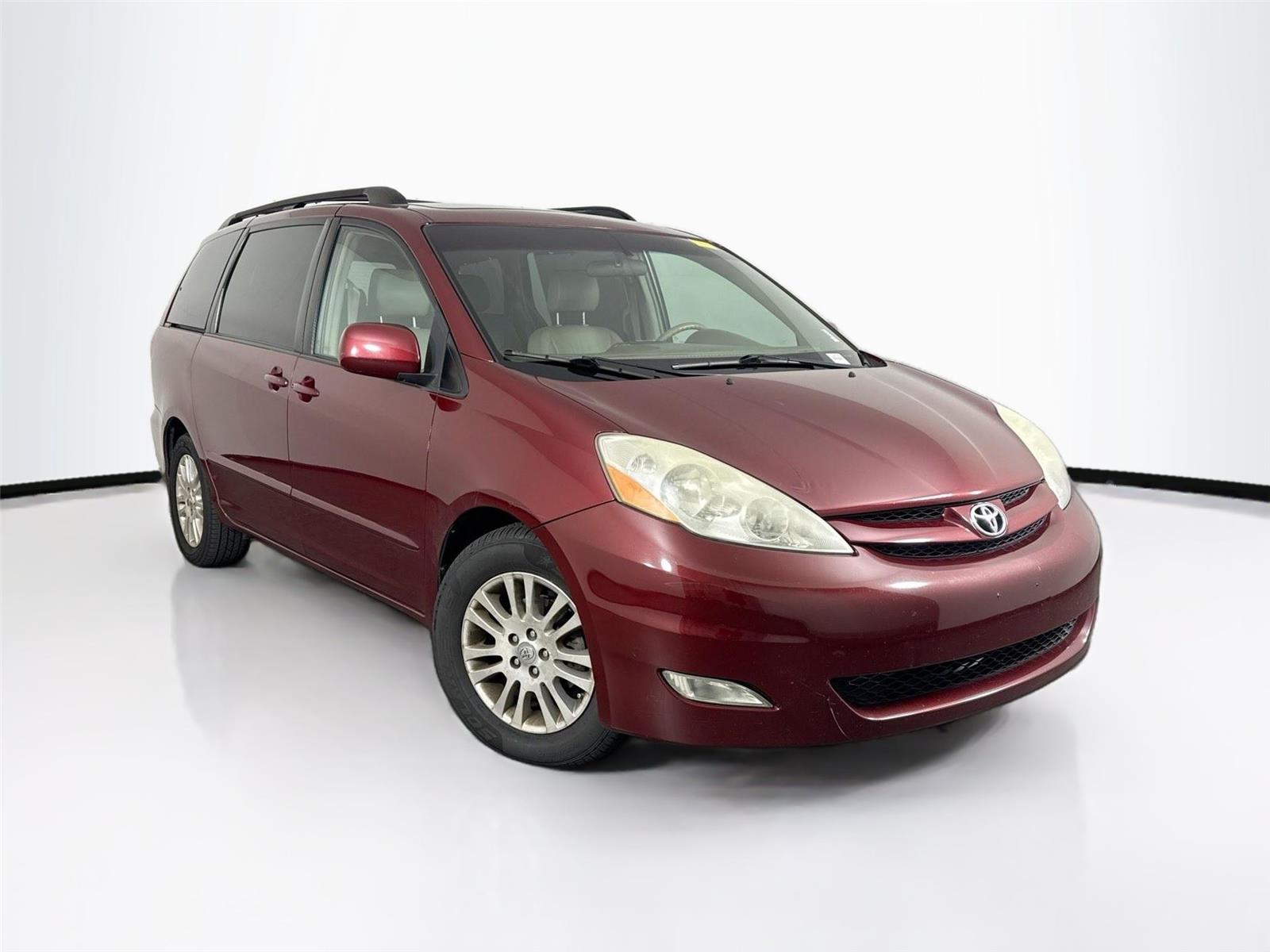 2008 Toyota Sienna XLE photo 3