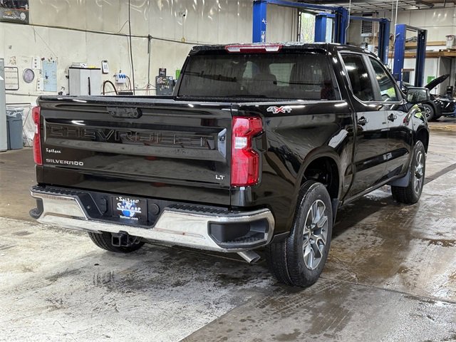 2025 Chevrolet Silverado 1500 LT photo 4