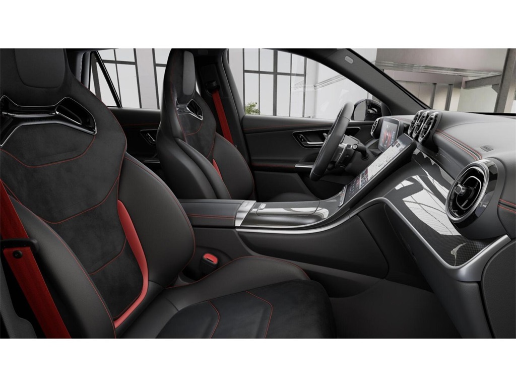 2025 Mercedes Benz GLC 43 AMG 4MATIC photo 4