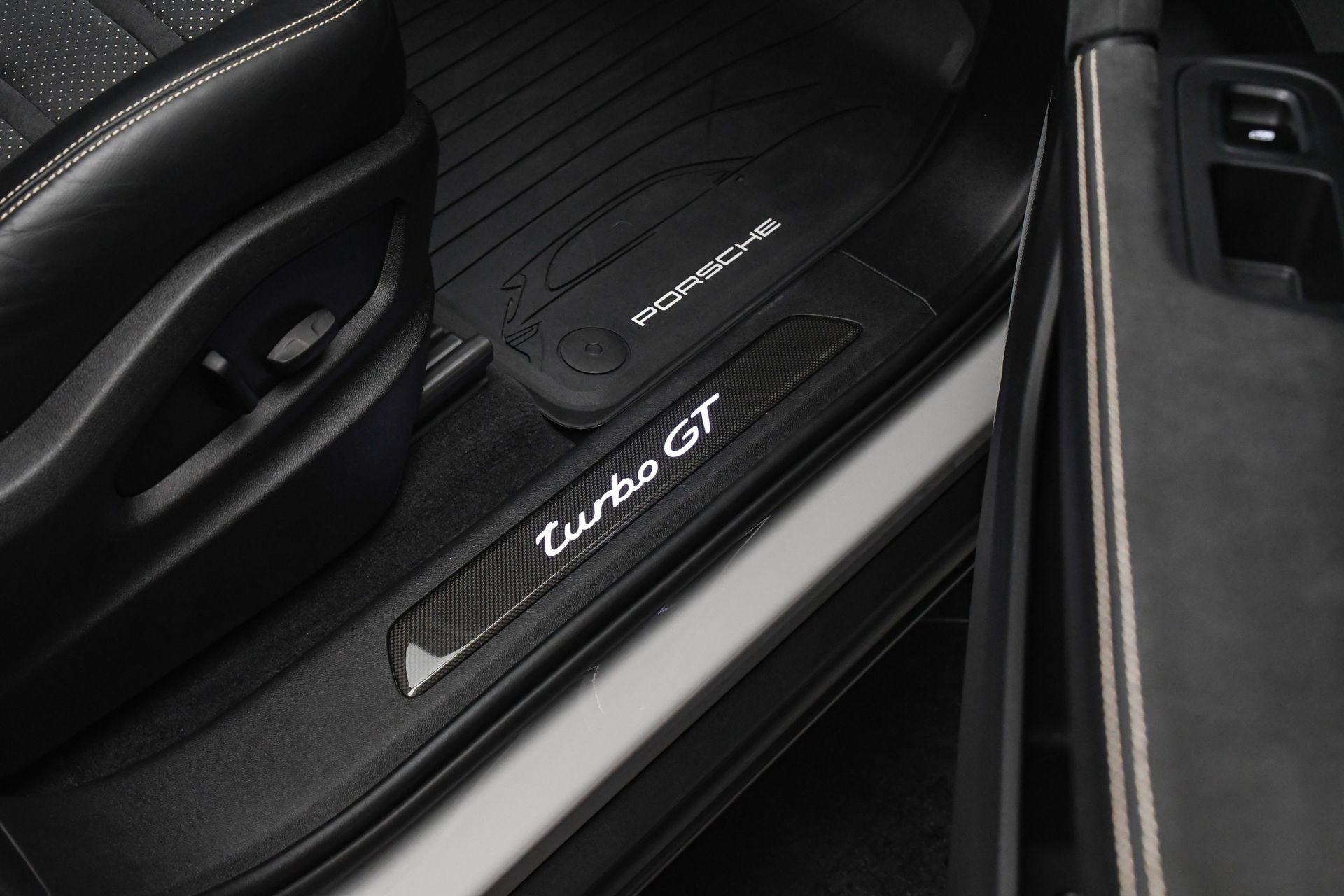 2023 Porsche Cayenne Coupe Turbo GT photo 43