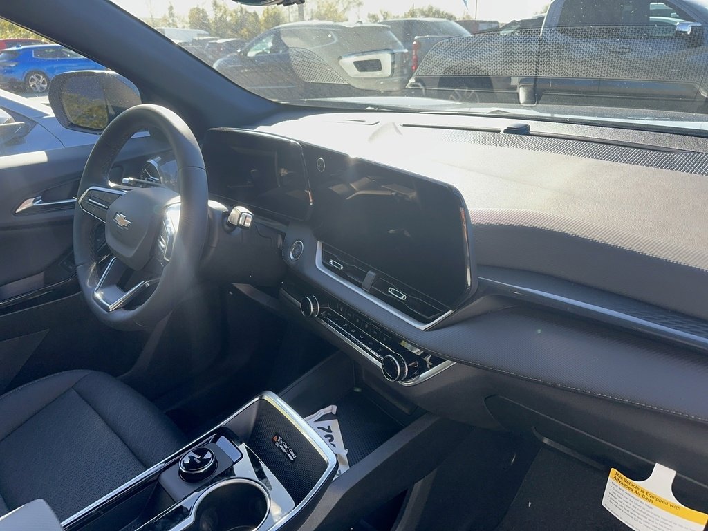 2026 Chevrolet Equinox LT photo 3
