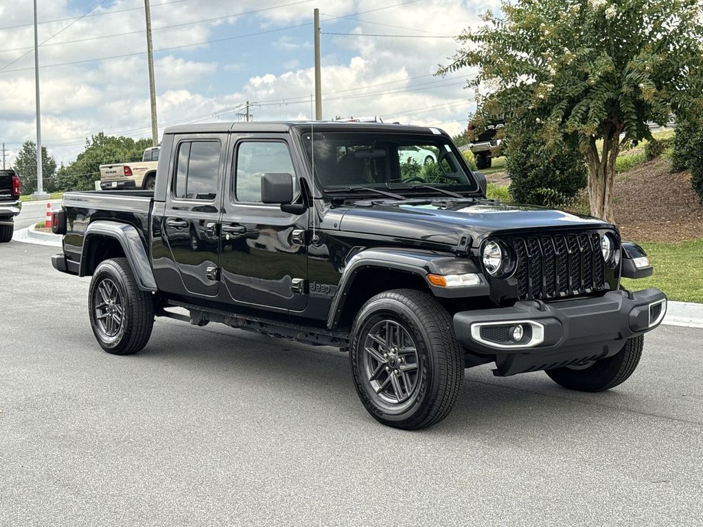 2022 Jeep Gladiator Sport photo 6