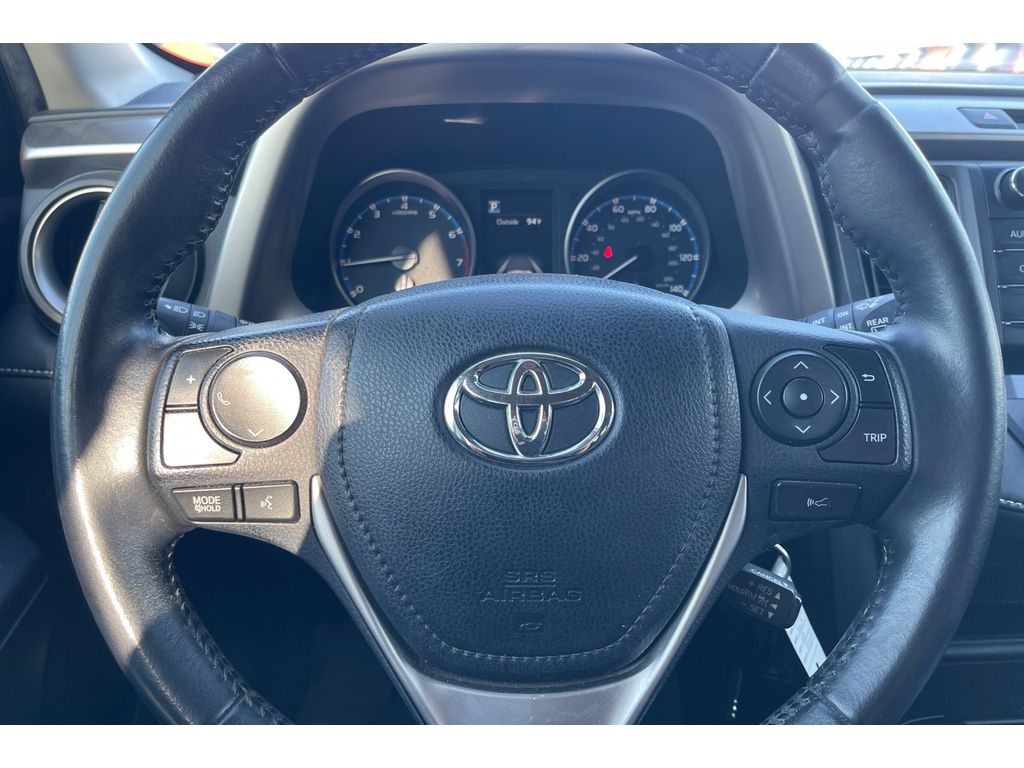 2017 Toyota RAV4 XLE photo 33
