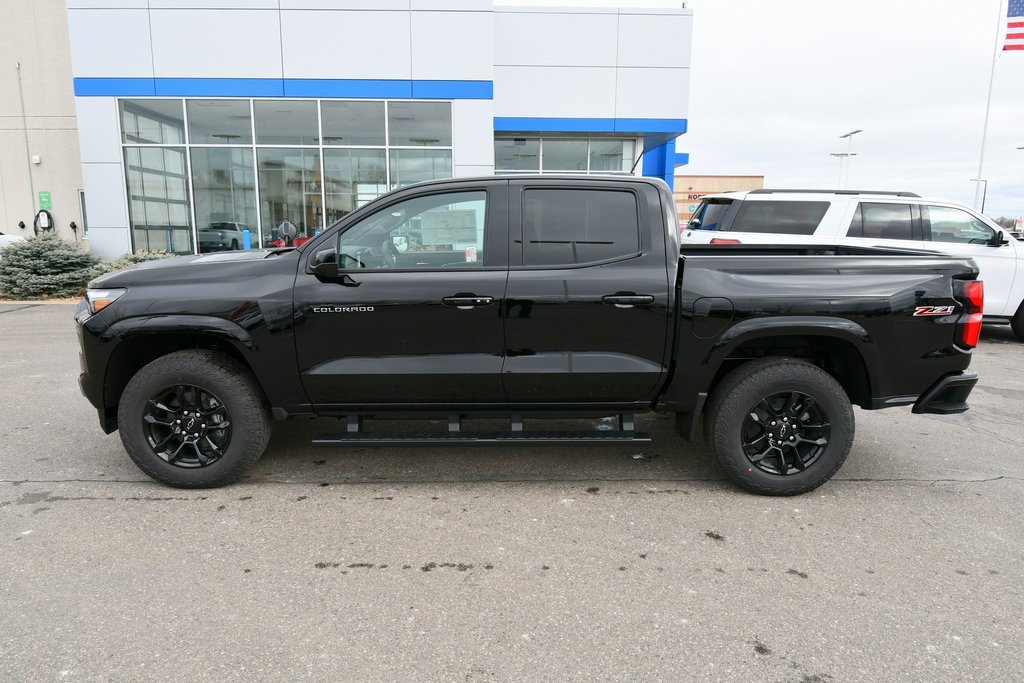 2025 Chevrolet Colorado Z71 photo 3