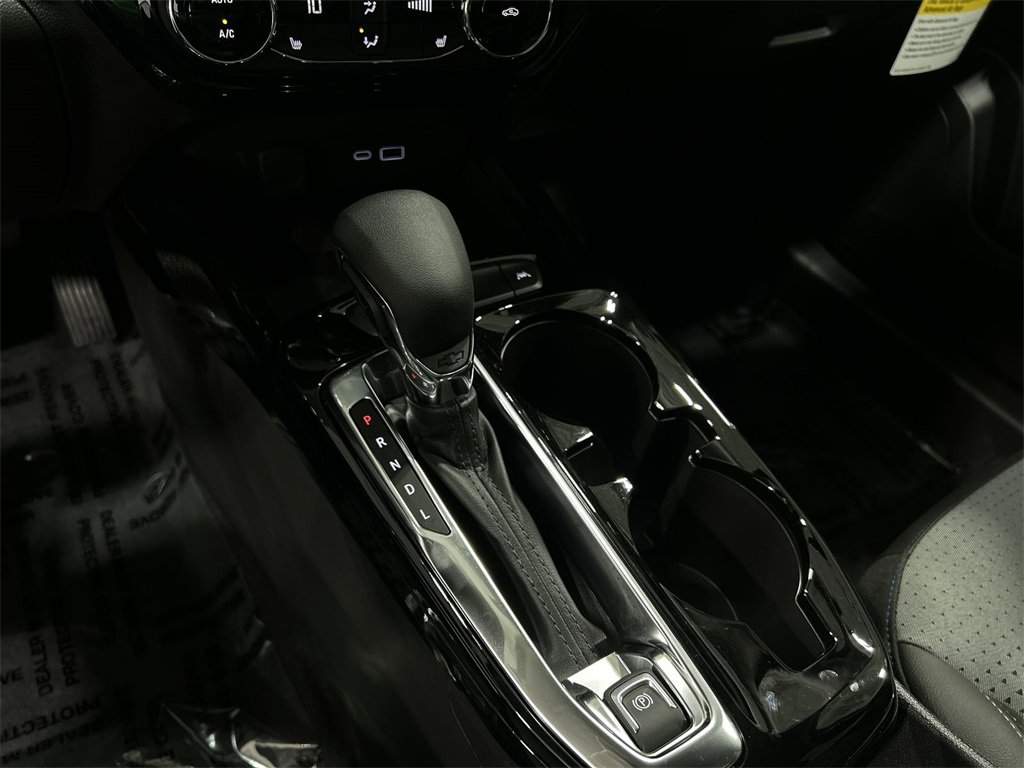 2025 Chevrolet Trax LT photo 19